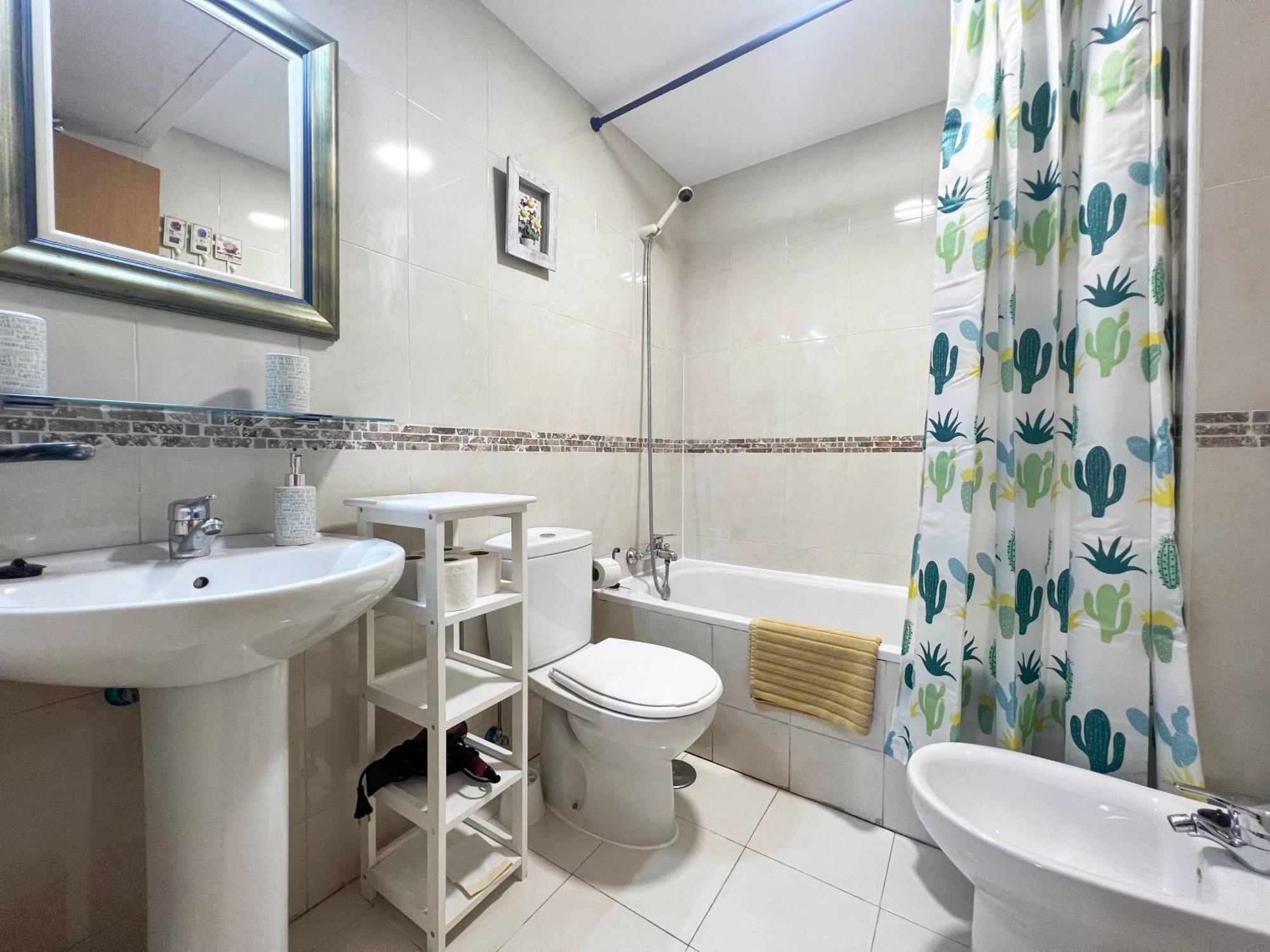 Appartement Barcelo 30, Terrace, Center, Garage On Request, Quite Neighborhood, Ba